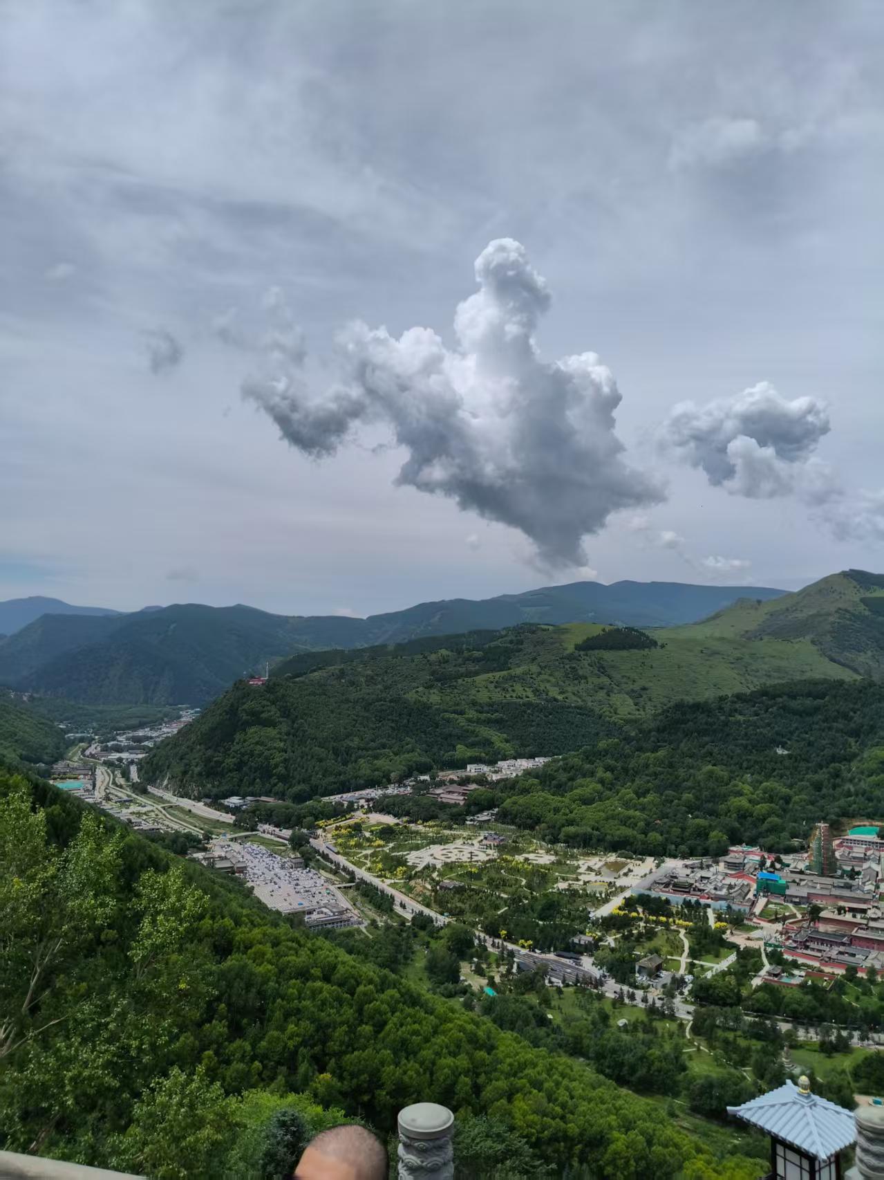 拼命的时代已经过去了，现在是保命的时代。
很多事你不做就是赢，不贪吃、不熬夜、不