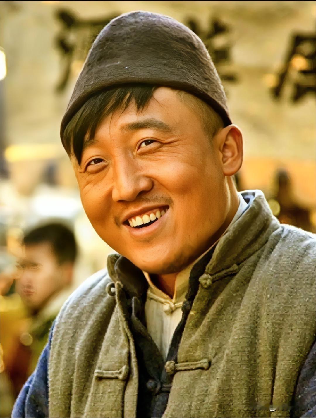 大家还记得这位男演员吗？
他今年40岁，土生土长的黑龙江人，毕业于中央戏剧学院，