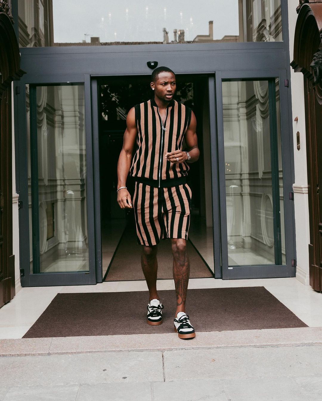 库明加在意大利米兰#金州勇士[超话]# ​​​