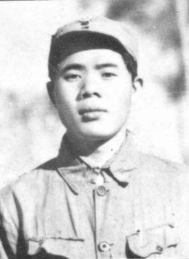 半生以纸笔护火种，揣三十斤绝密档案走完长征，扎根太行撑起敌后军工命脉，十字岭舍身