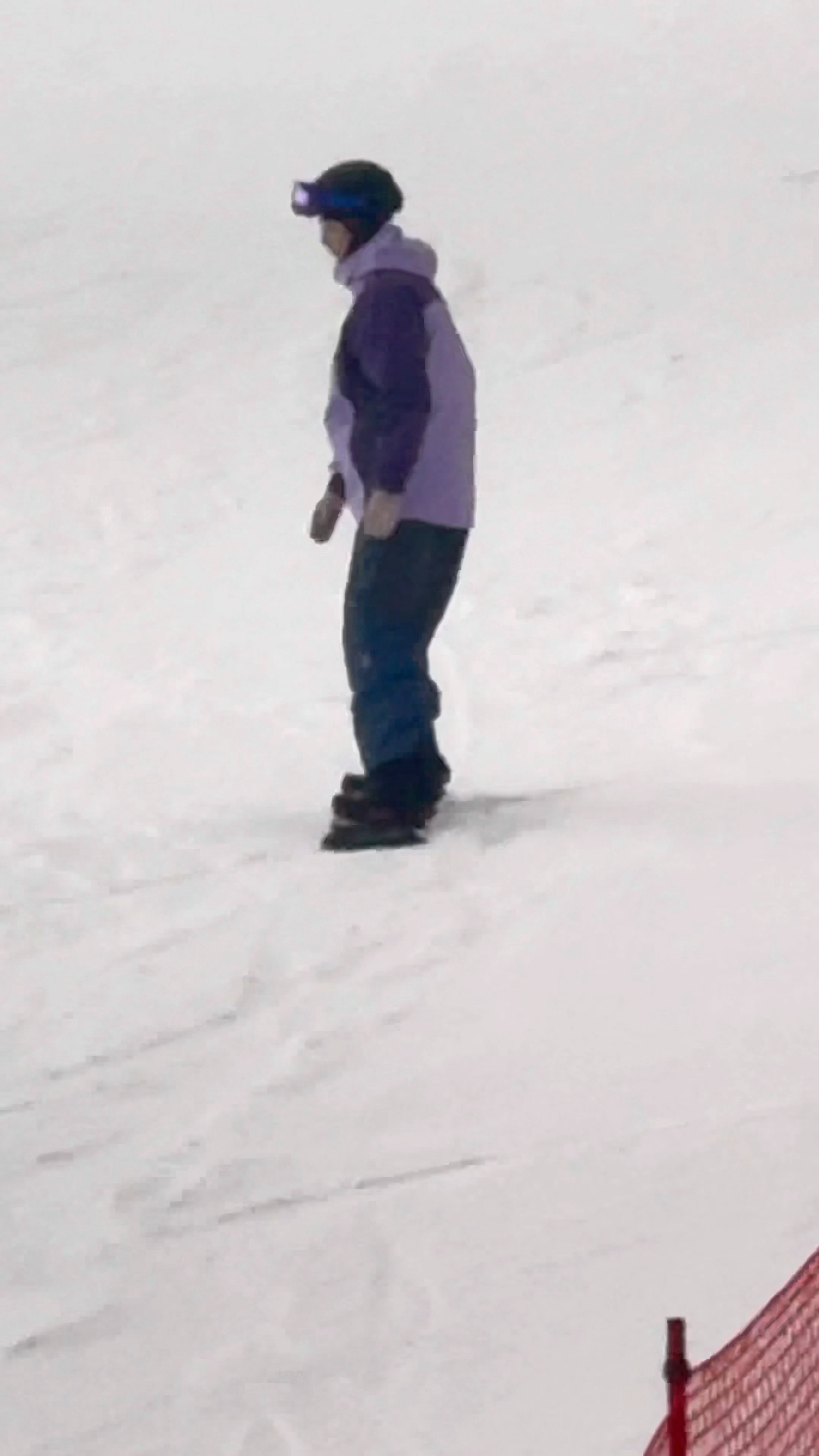 铁腚会了点。滑雪