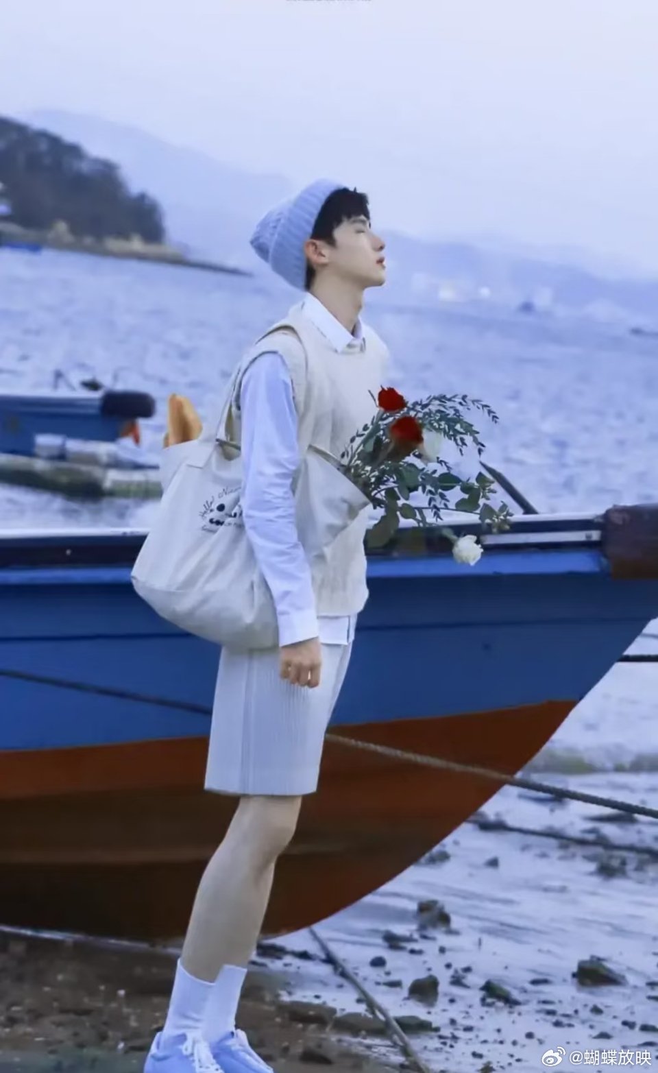 白敬亭[超话]  型男日常穿搭又来了…一天一穿搭 周周能焕发 女朋友不缺 财运随