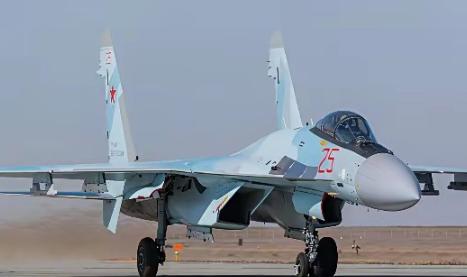 伊朗终于拿到新战机了！不是网上传的48架，是首批16架，其中12架已经停在伊朗的