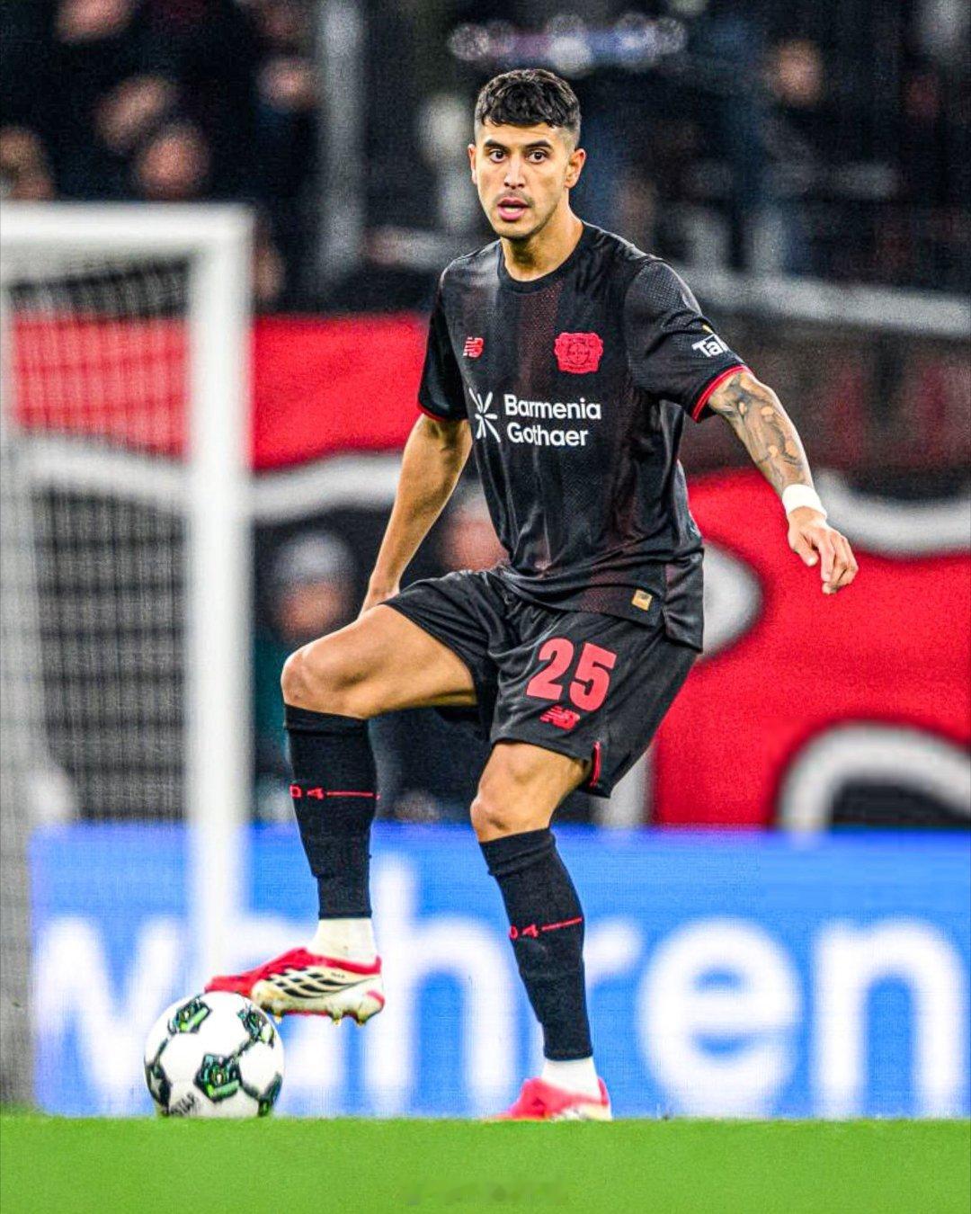 帕拉西奥斯德国杯  🇦🇷🔝 帕拉西奥斯重返首发阵容，并在德国杯对阵圣保利的