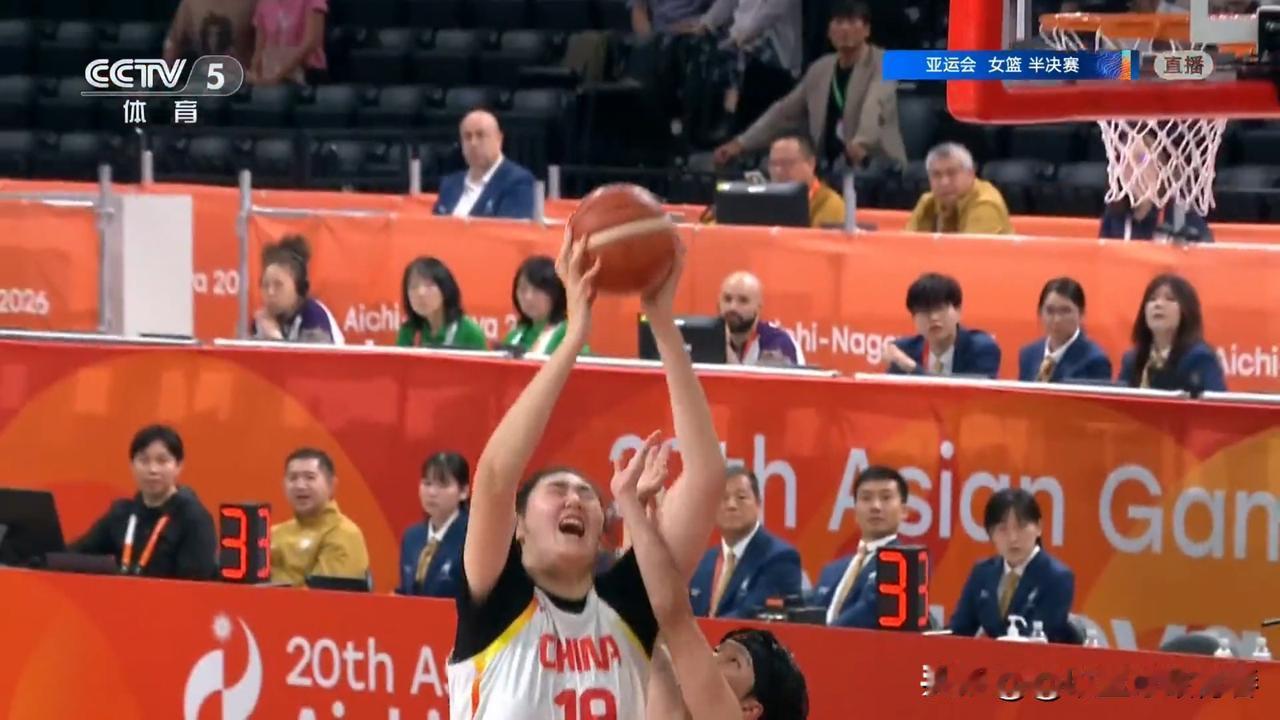 张子宇表现让韩国女篮目瞪口呆！

统治篮下，中国女篮对阵韩国女篮的亚运会半决赛比