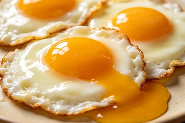 半个月吃了四五十个流心蛋，壮汉高烧39.5℃住进医院，医生：鸡蛋一定要煮熟吃！