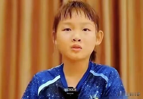 敢把11岁女生放进U12男足队伍打主力，董路这一步，真的太大胆了。现实版绿茵场花