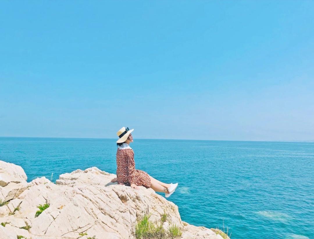 【04.21修身心语】
您好！
好心情其实是一种素养。
如何保持好心情？
1.起