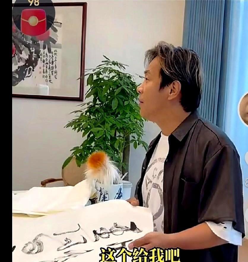 娱乐圈有个魔咒，叫“教会徒弟，饿死师父”。
赵本山亲手把这个咒，给破了。
他为宋