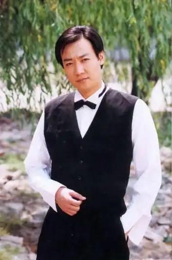 近日，实力派演员辛柏青即将复工的消息不胫而走，让众多影迷满怀期待。辛博青朱媛媛 