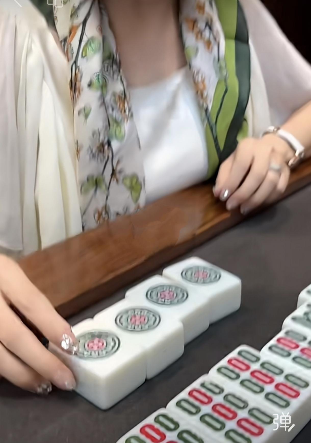 川渝喜欢打成麻的朋友们，你们说说，最后4张牌都是一样，如图4个一同或者任何四个，