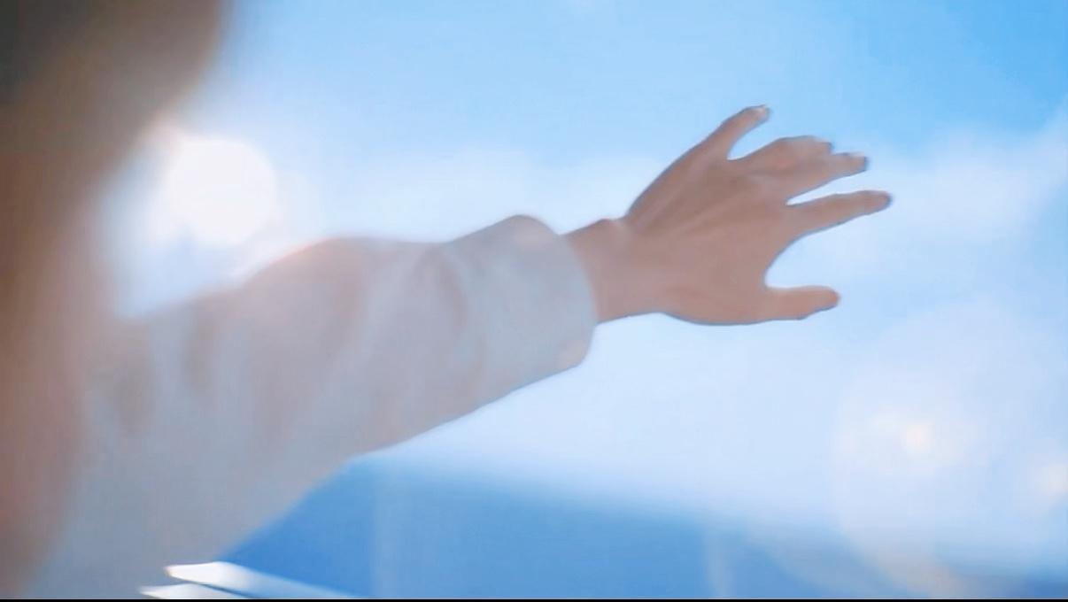 绽家镜头下的成毅，太魅惑了！隔着屏幕已经狠狠的在闻是什么香味了？！成毅的同款香必