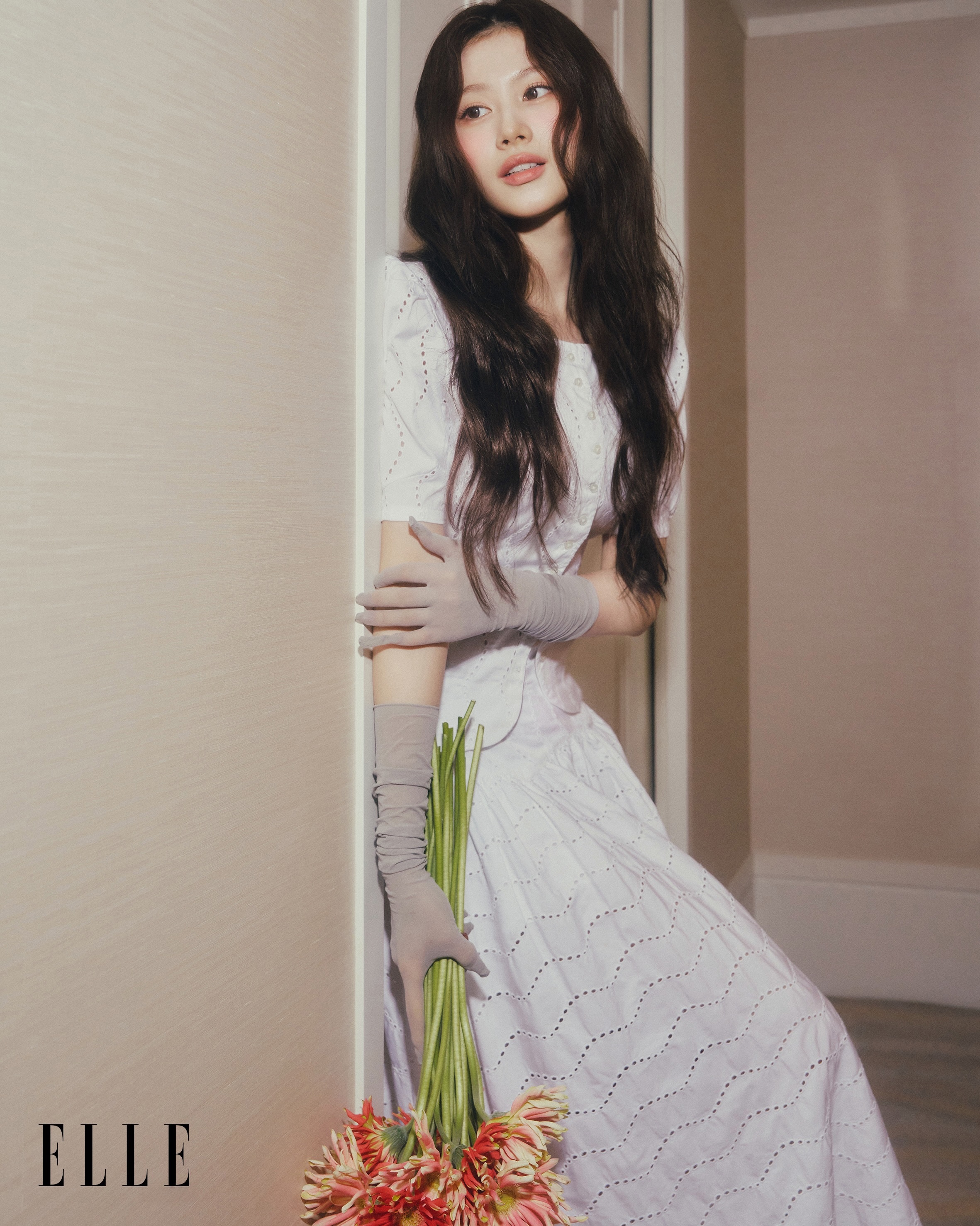ELLE Taiwan  May  2026 Sana 新封面  ～  身穿 P