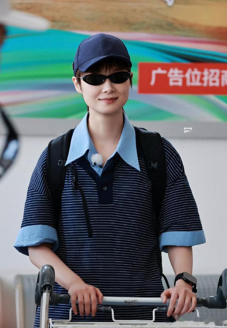 李宇春辛芷蕾高叶倪妮出发新疆这阵容真的杀疯了！四位姐姐合体奔赴新疆，这画面光是想