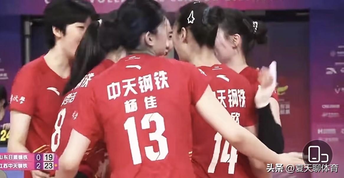 江苏女排打着打着又成吴梦洁一点攻了！吴梦洁这个状态，在国内联赛里，真的没有人拦住