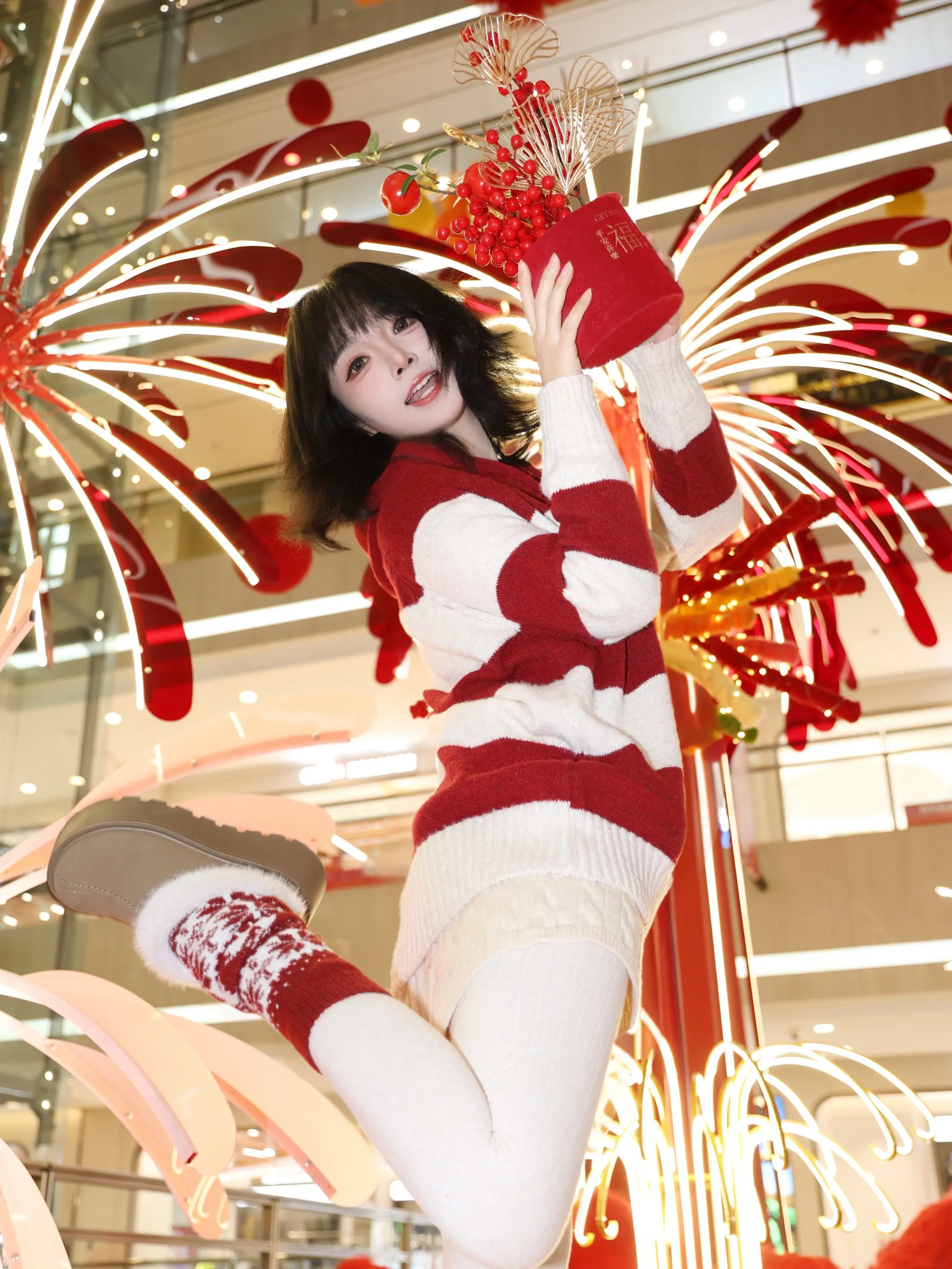 小年快乐哦！新年氛围感拍照姿势拿捏。