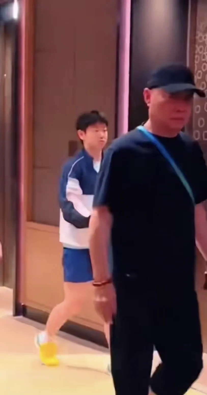 小咪乖，来告诉姐姐你几岁啦☺️感觉能pian 走