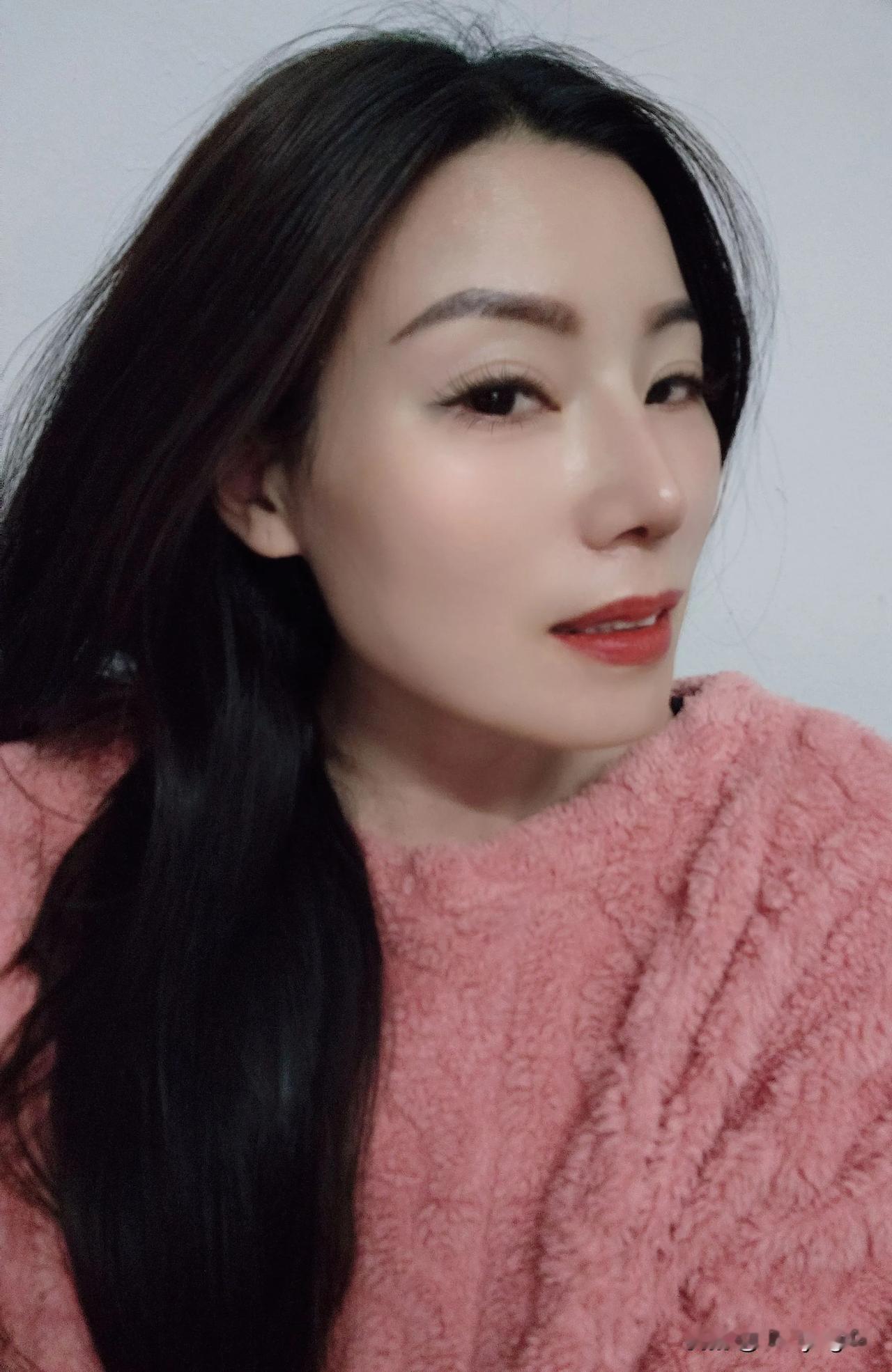 天冷了，多添衣物，照顾好自己。‌‌