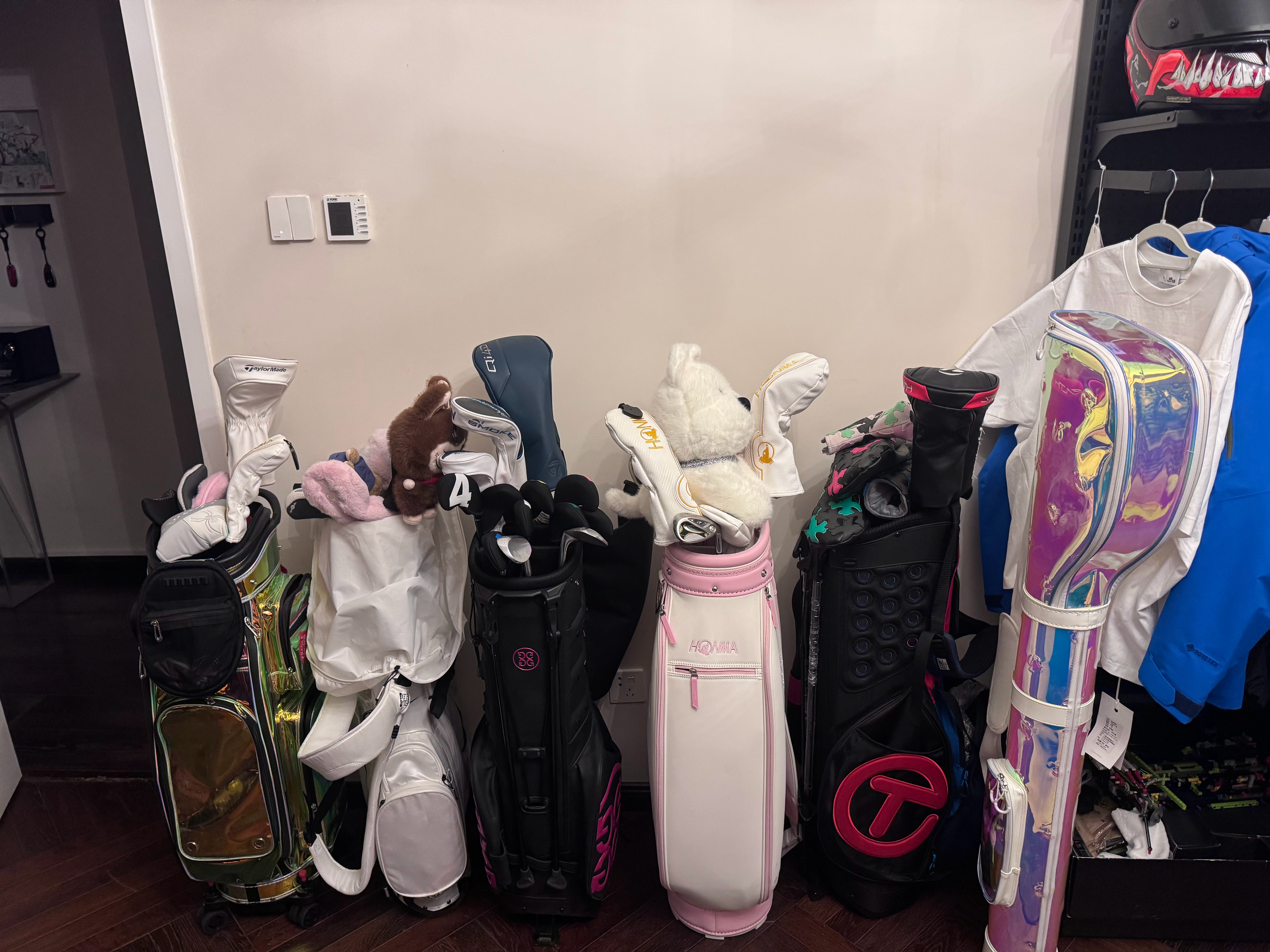 收拾球包，准备把杆寄回海宁老家了，五一快乐打球！约吗？ 高尔夫高尔夫