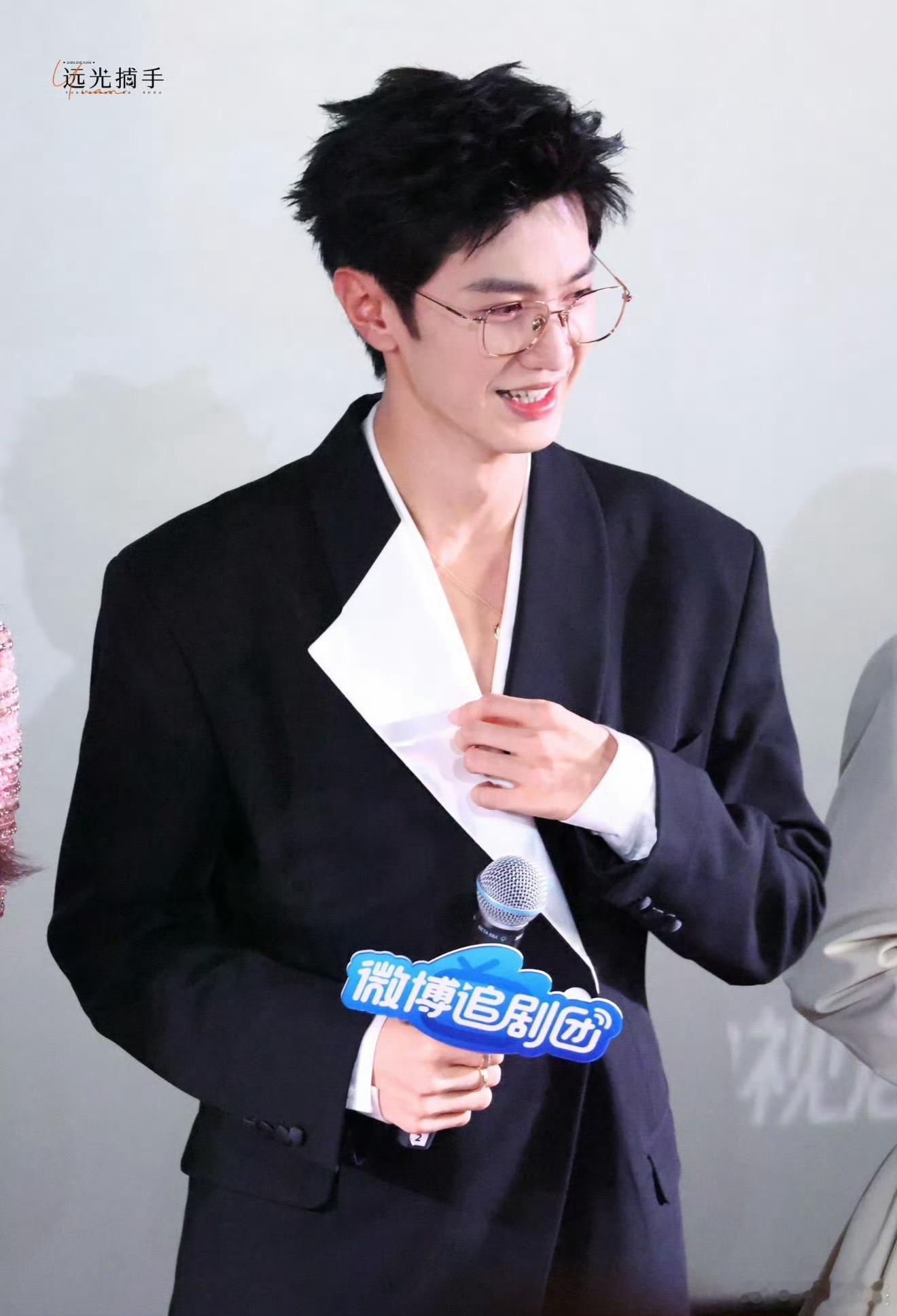 陈哲远比暧昧先来的是艾玛别人的暧昧是心动，陈哲远的暧昧是“艾玛呀”。这种反差感也