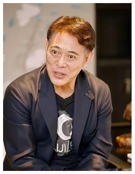 其实李连杰真的不该改国籍！
这么多年，他荧屏之上几乎所有的角色都是以爱国为主题，