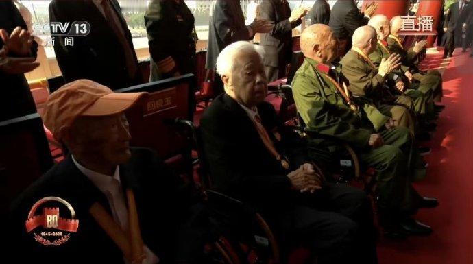 百岁抗战老兵登上天安门城楼
 
在今年纪念抗日战争胜利暨世界反法西斯战争胜利80