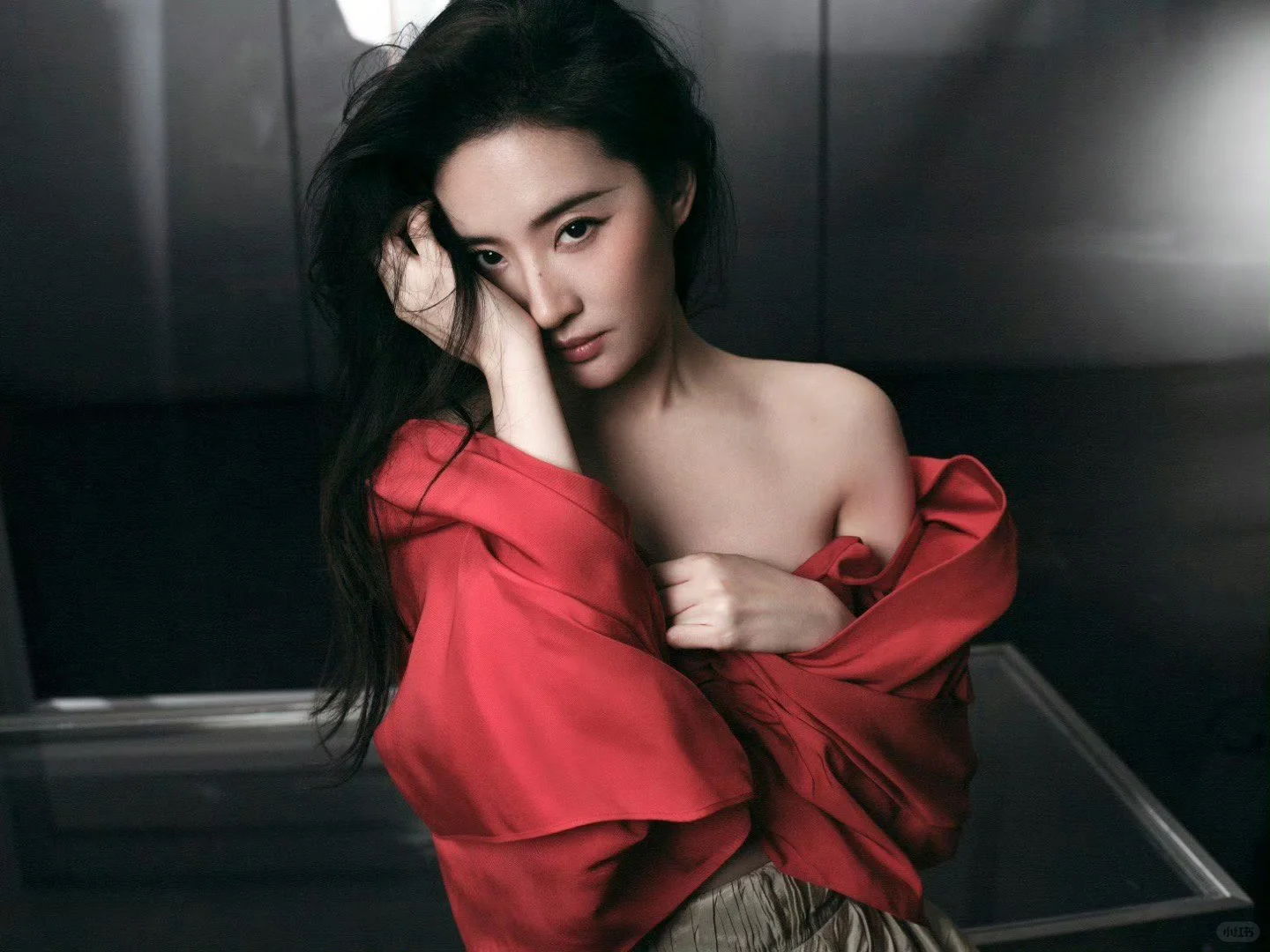 来自女王的凝视