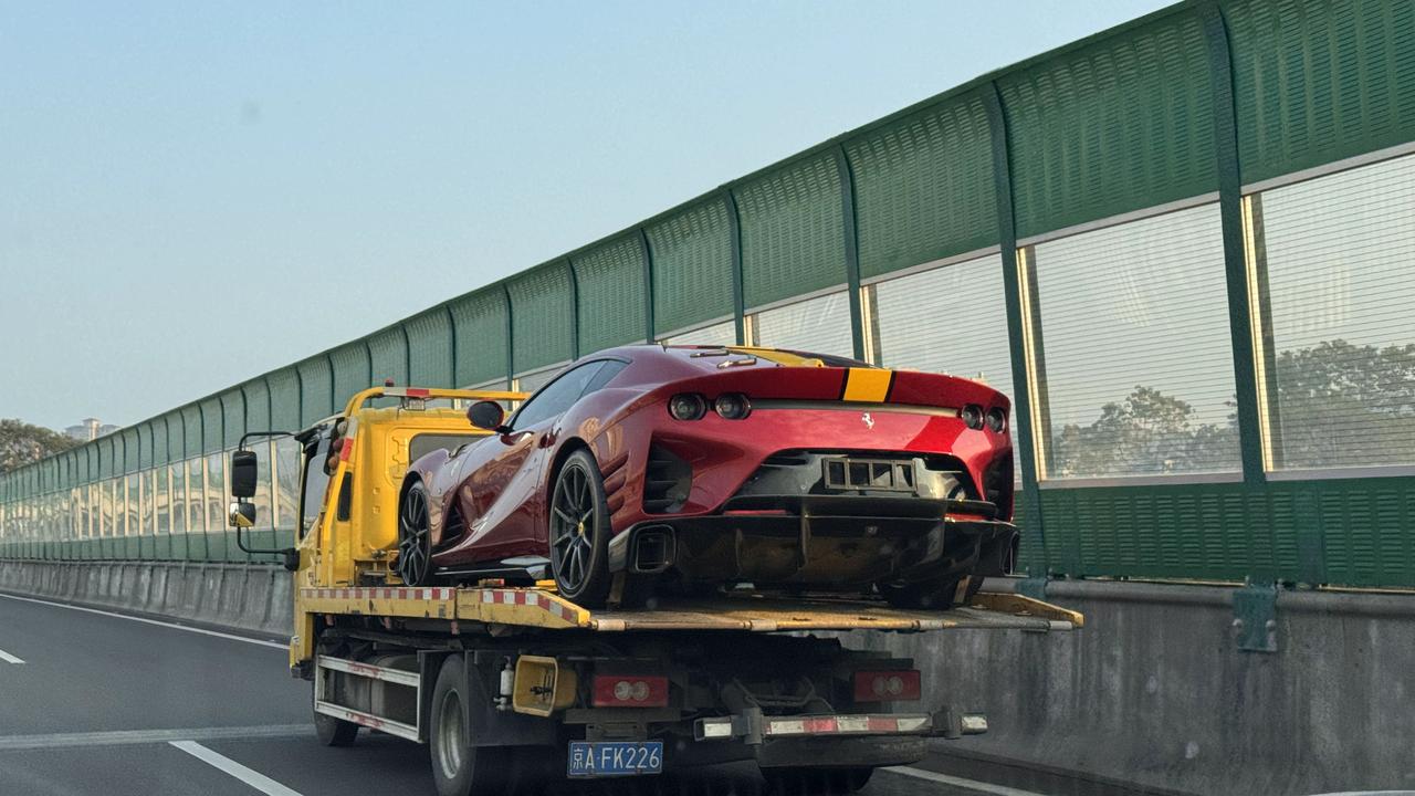 法拉利812 Competizione！！！顶【来自懂车帝车友圈】