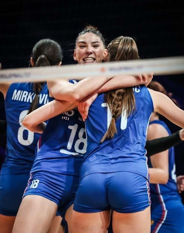 女排[超话]2025世界女排联赛 博斯科维奇归队，🇷🇸尝到首胜的开心[嘻嘻]