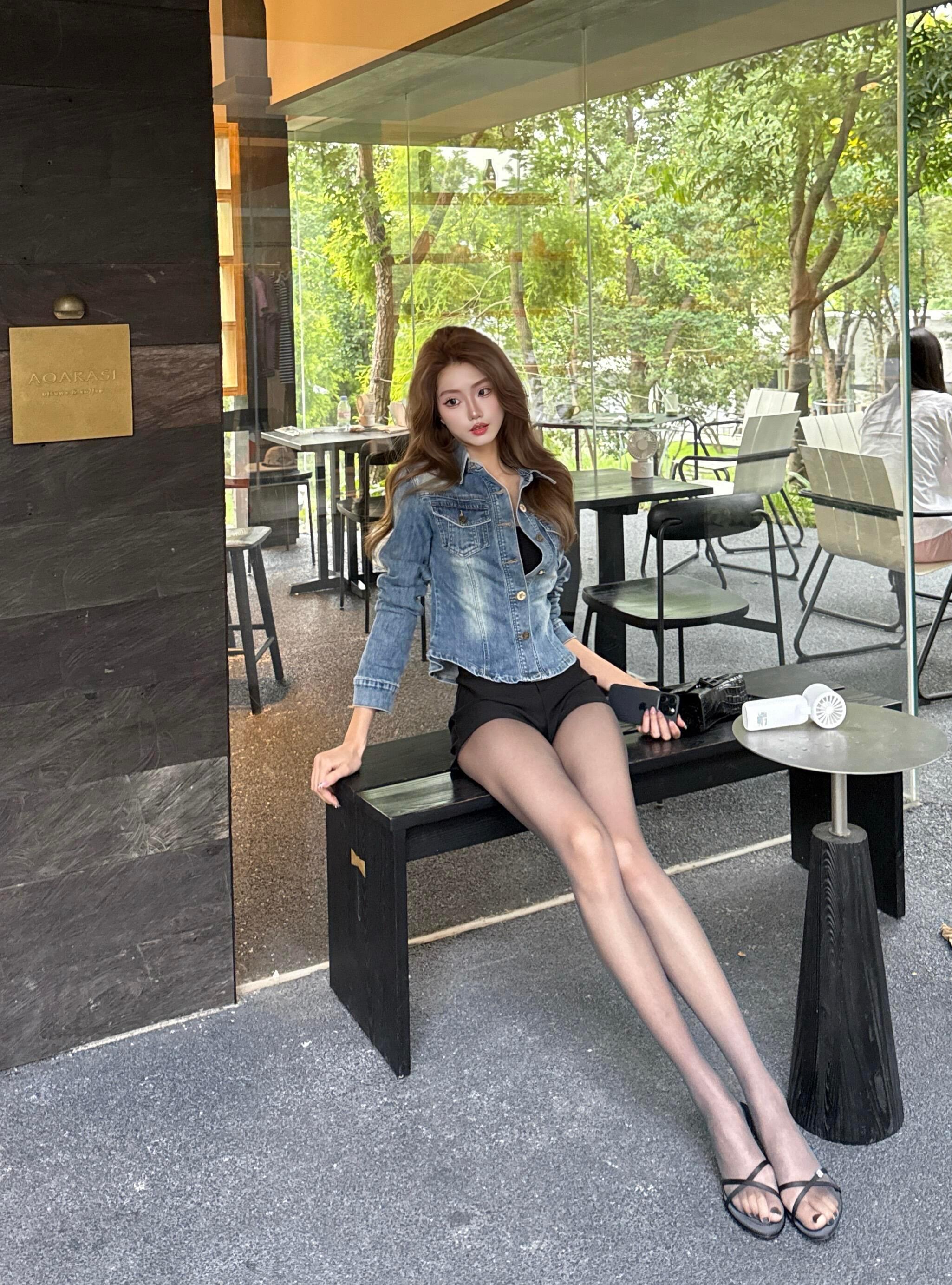 是浅黑还是深灰 ​​​