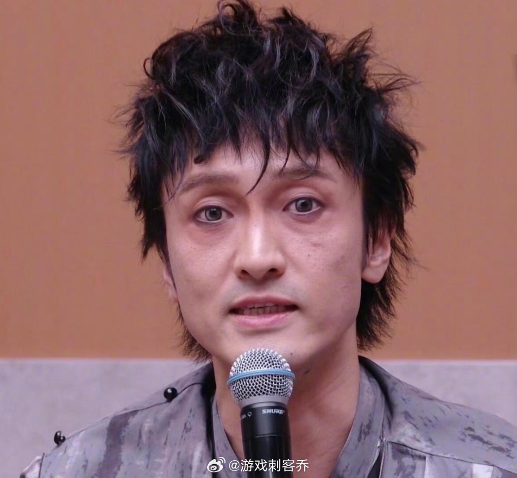 谁给王传君化的妆披荆斩棘直播啊，谁给王传君化的雷霆妆？！你看看这真的好看嘛？陈凯