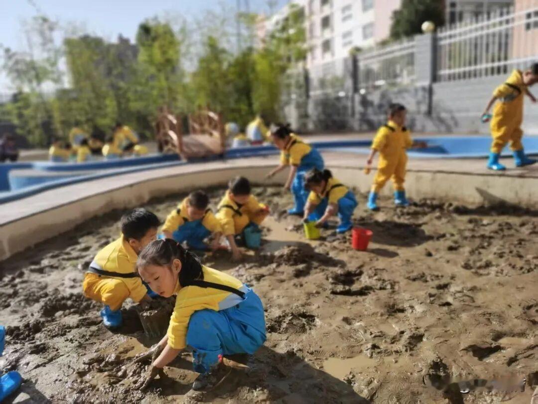 近年来，洋县始终把学前教育摆在教育事业发展全局的突出位置，以普及普惠高质量发展为