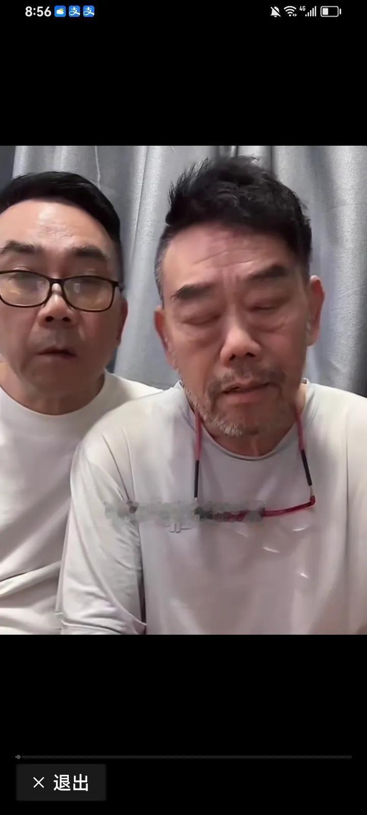 真有那么多人关心你们的情况吗？
还专门开了直播向大家汇报近况。
是你们离不开观众