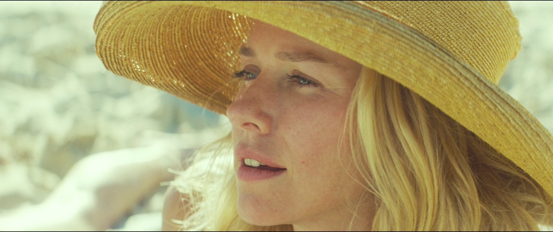 《忘年恋曲》（2013）里的娜奥米·沃茨𝐍𝐚𝐨𝐦𝐢 𝐖𝐚𝐭𝐭?