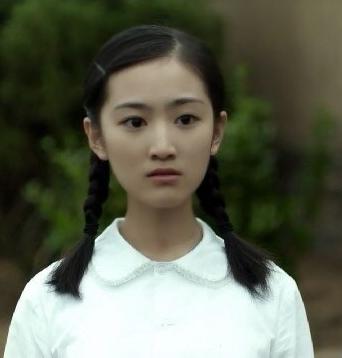 我特别不喜欢《父母爱情》里，扮演江亚菲小时候的这个女孩！ 
 
长的就是特别的不
