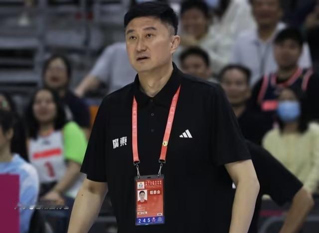 杜指导杜锋新职务！当选广东省篮协书记

广东宏远主帅杜锋当选广东省篮球协会书记，