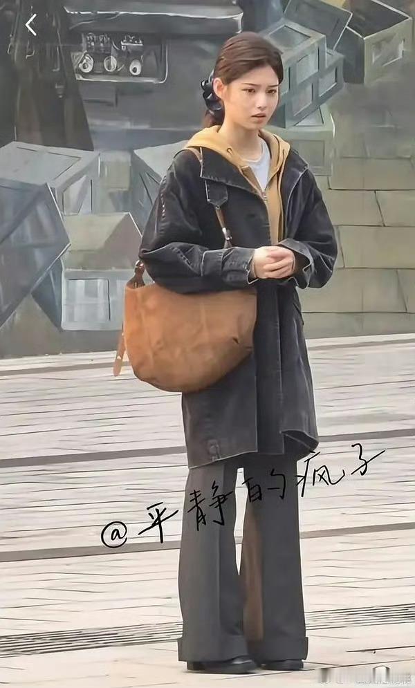 所以你看看，为什么赵露思戏里的妆造那么火那么受群众欢迎，演员是要能给人造梦的，图