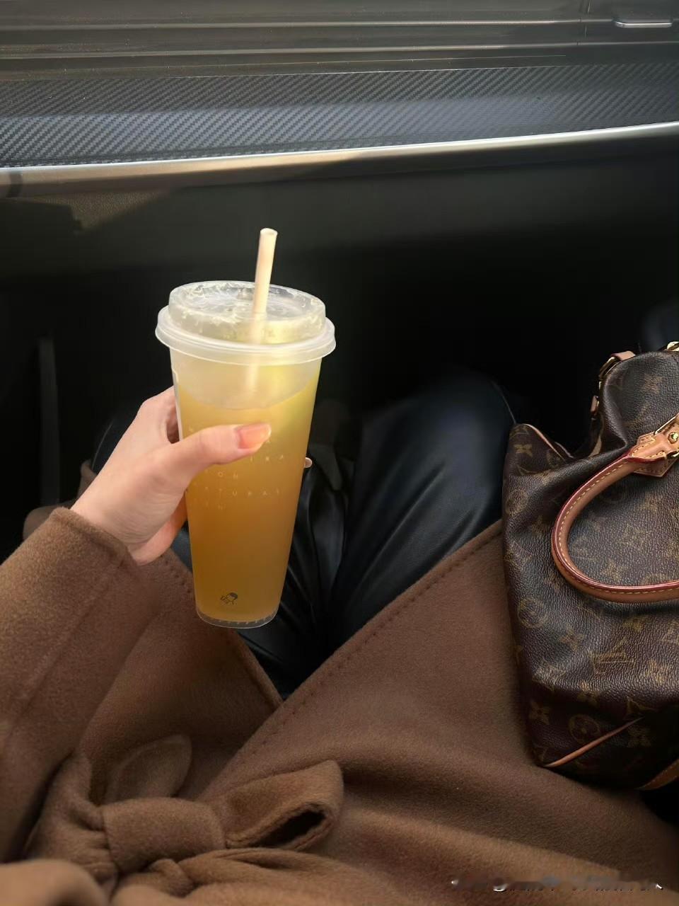 奉劝所有还没结婚的朋友，不管男生女生，找对象一定要避开这种人——明明打心底看不上