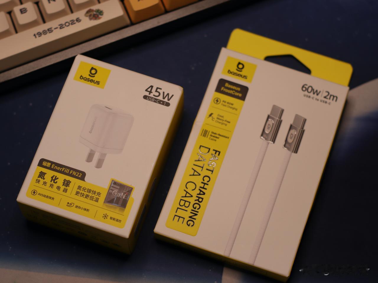 自双持两个品牌的手机之后，充电就成了问题，带一个充电器肯定有一个手机充得慢，带两