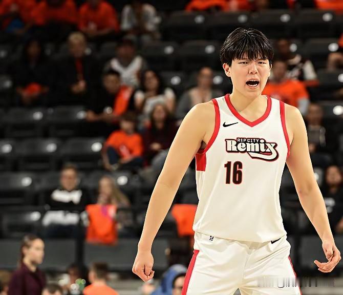 杨翰森和曾凡博这类球员根本问题是从小没得到良好教育，不知道为何打球。杨翰森谁无所