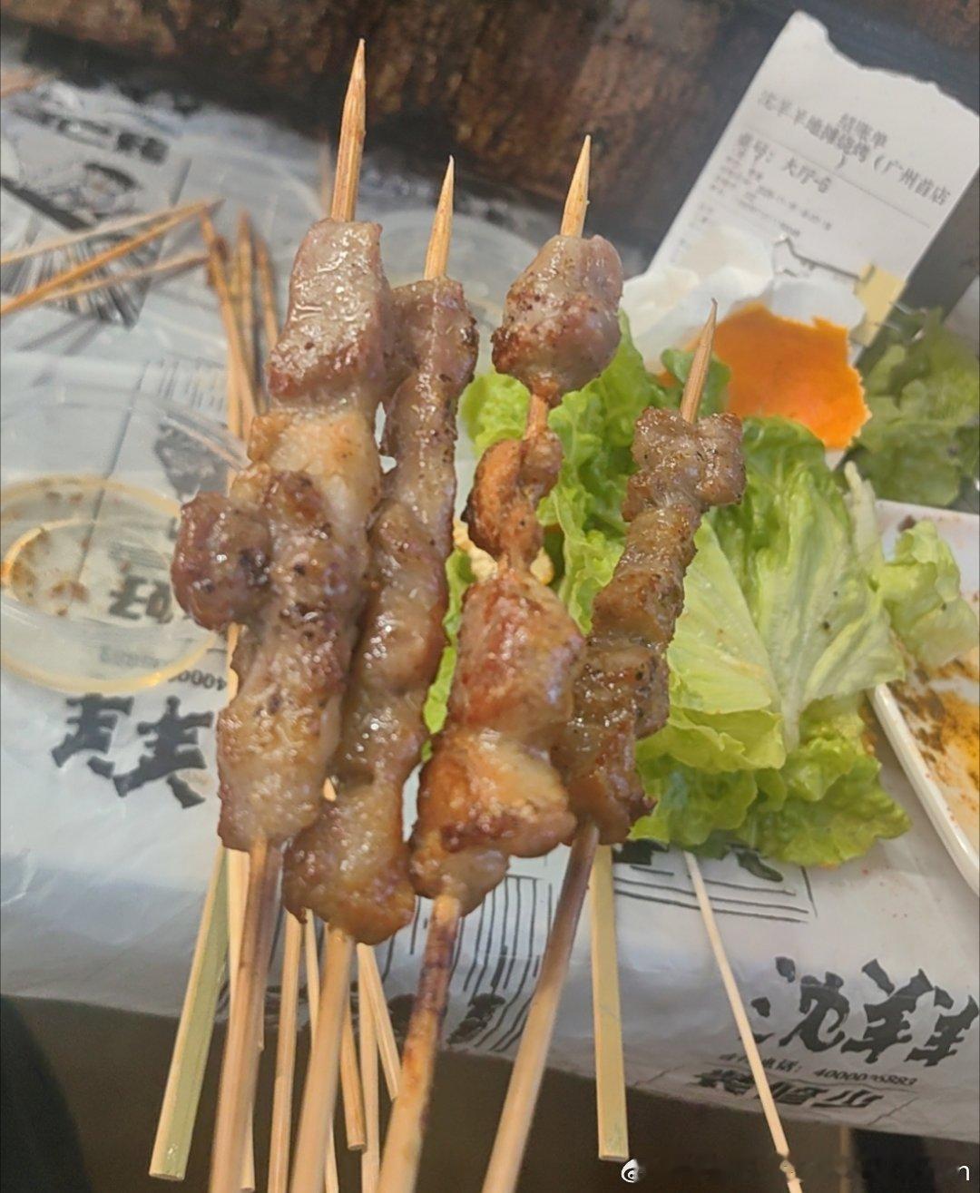 疫情到现在感觉没好过，一切的一切都不太顺利！朋友却说其实中年的狼狈，都是年轻时没