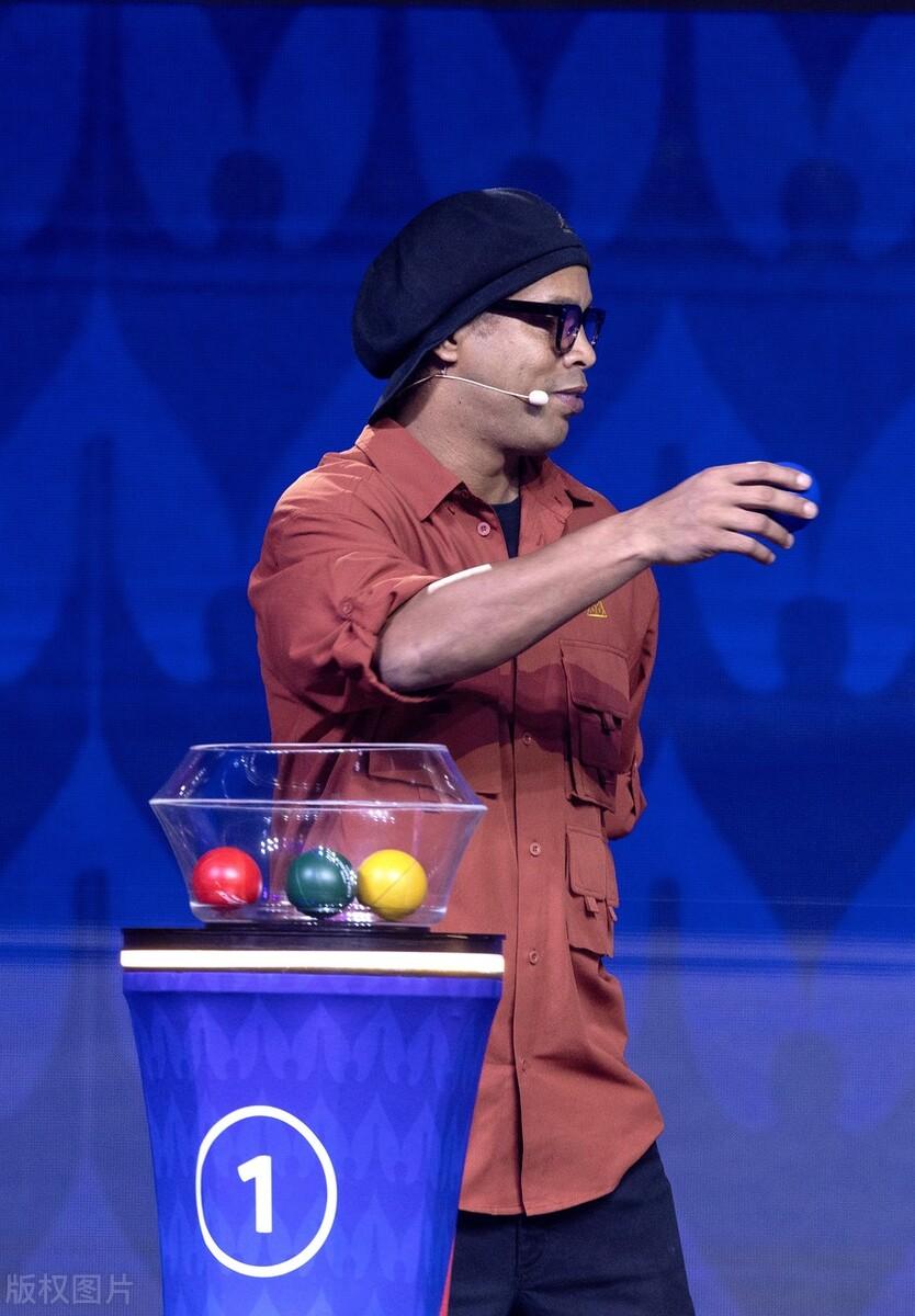 小罗小罗，抽签也是最刺眼的那个！[笑哭][捂脸]这，这，这……这是来中国淘回去的