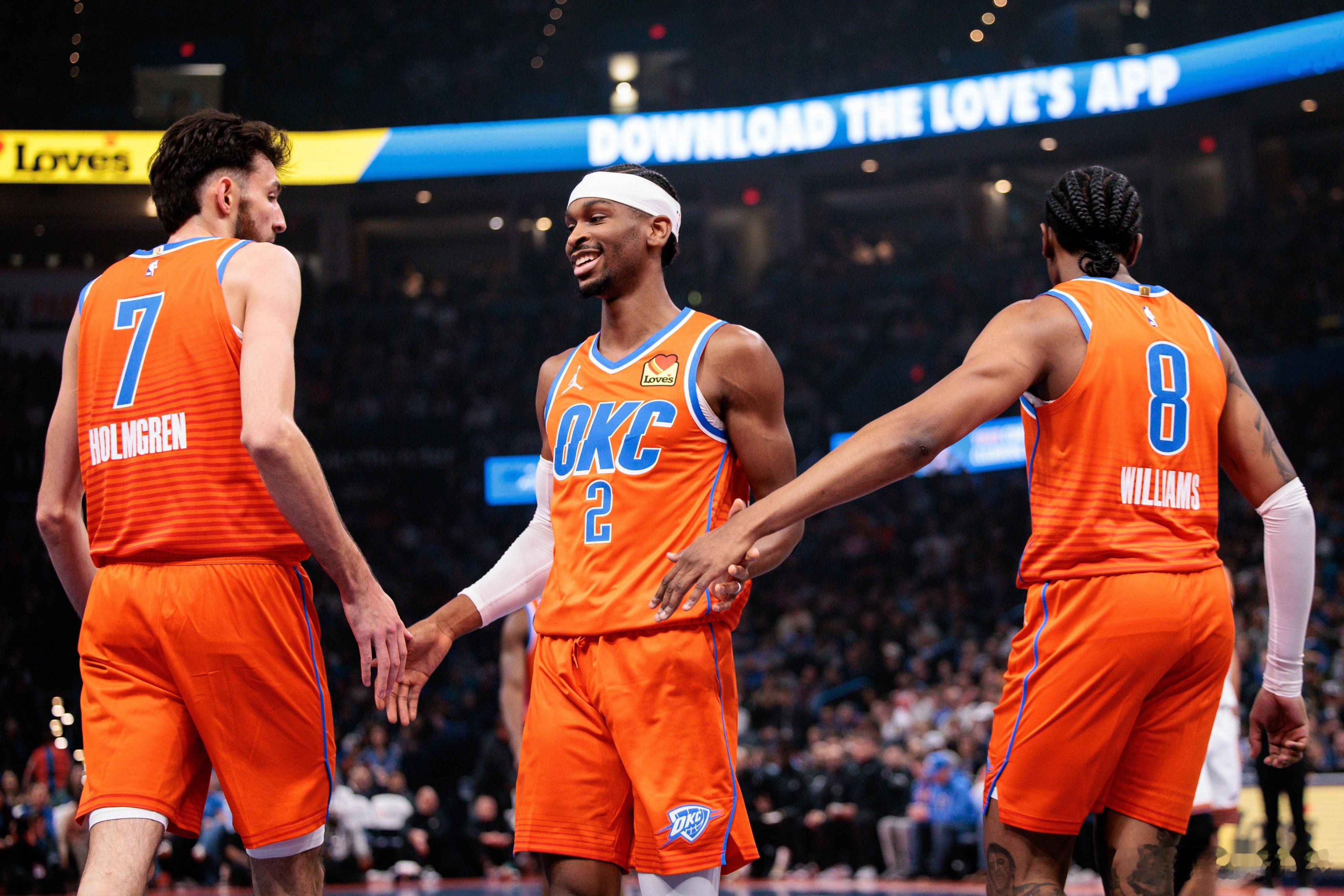 多点开花六人上双的勇士，最终还是没能抵挡住强大的雷霆，至此，雷霆队已经取得了21