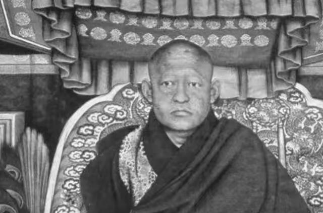 1911年，清廷正被武昌起义和各地动荡拖住脚步，外蒙古库伦第八世哲布尊丹巴原本只