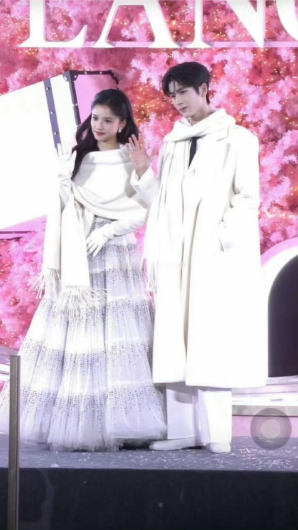 白马王子和白雪公主既视感