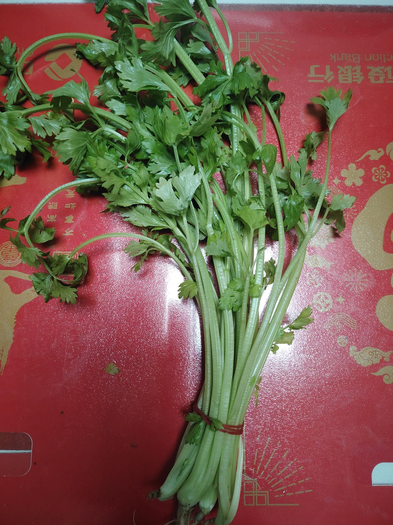 为何别人只发一片青菜叶子就能火，而自己辛苦写了几十篇却冷冷清清？

在这个信息爆