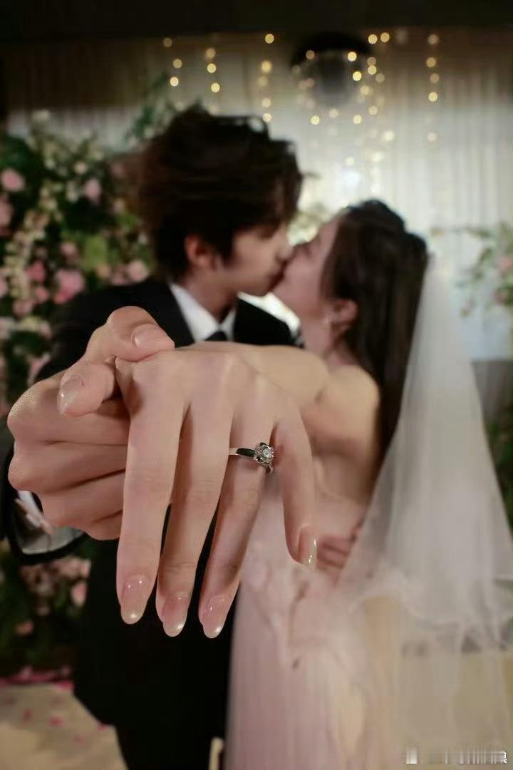 侯卓成求婚杨汝晴哥姐要一直幸福好吗