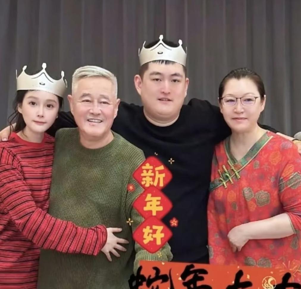赵大牛被亲妹妹吐槽不适合做生意，

这话听着扎心其实是家里人最懂他的地方

球球
