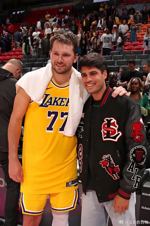 东契奇两战砍100分NBA常规赛迎来湖人背靠背第二场与热火的比赛！在季后赛来临前