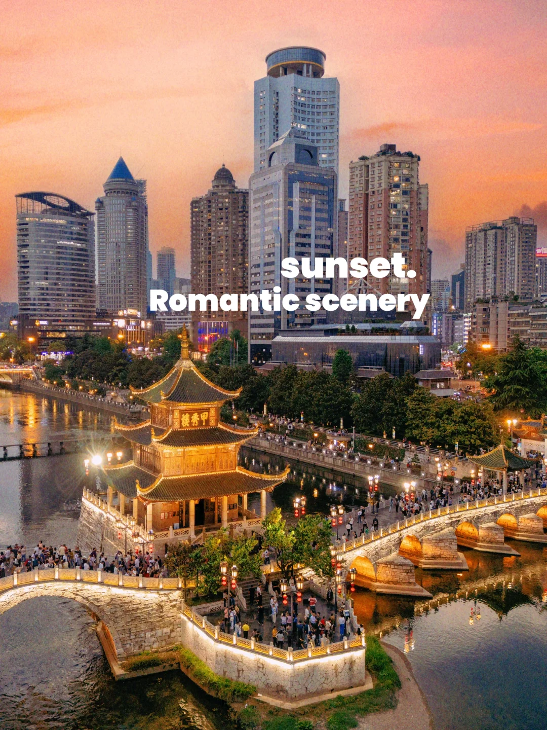 🌉贵阳这家民宿太会了！靠着甲秀楼，推窗看河景，晚上还能在沙滩酒吧小酌一杯🍹